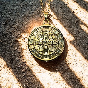 Colar Medalha de são bento 2,5CM