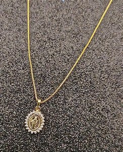 Gargantilha Medalha de Nossa Senhora das Graças com Zirconias Banhado a Ouro 18k