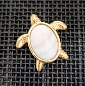 Pingente Tartaruga Marinha banhada a Ouro 18k - Pedras Naturais Madrepérola
