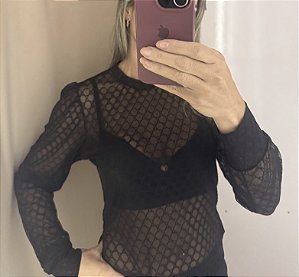 Blusa manga longa tule decorado preta
