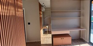 Escrivaninha escritório com painel bancada home office em mdf