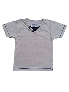 Camiseta Infantil Masculina Off White com Detalhe de Botões – Marisol
