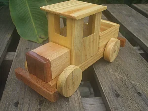 Carrinho de Madeira