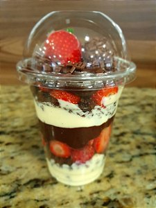 Surpresa de Morango no Copo