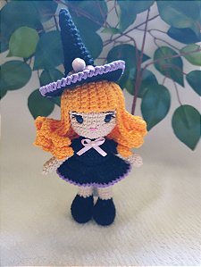 Bruxinha Encantadora em amigurumi