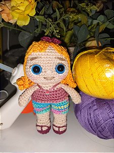 Boneca Zoinho em amigurumi