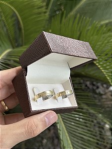 Par de Alianças 5mm Com Friso Lateral - Moeda Antiga