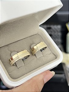 Par de Alianças 7mm 3 Frisos e Diamantado Lateral - Moeda Antiga