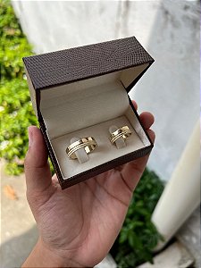 Par de Alianças 6mm 2 Frisos e Diamantado Lateral - Moeda Antiga