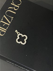 Pingente Trevo Cravejado Vazado - Banhado a Ouro
