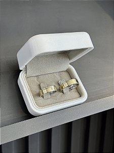 Par de Alianças 6mm Reta com 1 Friso + Pedra  - Moeda Antiga