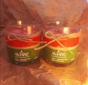 Duas velas aromáticas natalinas