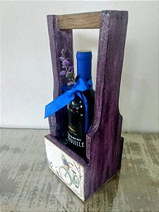 Cesta Porta Vinho de Madeira Lilas