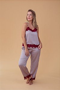 Pijama alcinha longo Nude com renda vinho