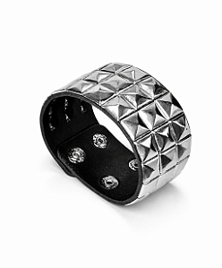 Pulseira Piramide Scene