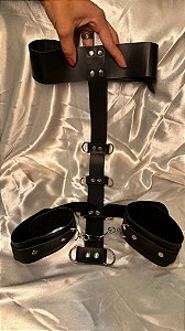 Coleira com Restrição de Pulso Dominatrixxx