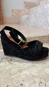 Anabela SZ em Camurça com Bordado em alto relevo