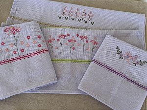 Kit 4 Panos de Prato Bordado Jardim Floral