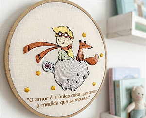 Quadro Bastidor Bordado Porta Maternidade Pequeno Príncipe