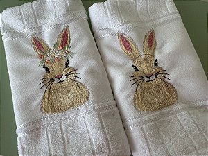 Kit 2 Toalhas de Lavabo Casal de Coelhos Páscoa