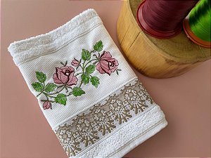 Toalha de Lavabo Branca Bordada Flores