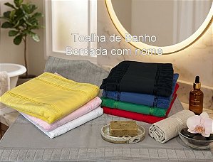 Toalha de Banho Bordada com Nome