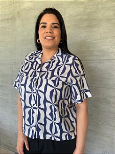 CAMISA QUADRADA MANGA CURTA EM LYOCEL ESTAMPADO