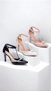 Sapato Scarpin Sandalia Calçado Feminino Salto Alto Revestida em Verniz Enfeite: Pérola em ABS