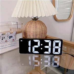 "Relógio Digital Eletrônico de Mesa com Espelho LED