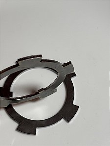 Trava cubo Toyota Bandeirante