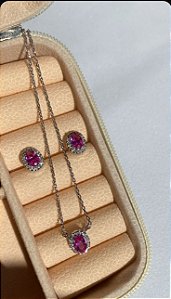 Conjunto Oval com Zircônia Cristal e Rosa Pink em Banho de Ródio Branco