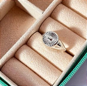 Anel redondo detalhado regulável