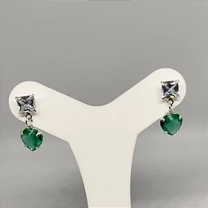 Brinco quadrado zircônia + coração turmalina banhado a prata