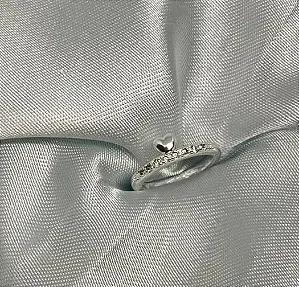 Anel mini coração cravejado banhado a prata falange