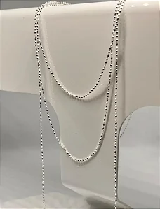 Colar triplo mini bolinhas banhado a prata