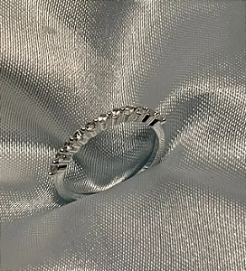 Anel aparador fino cravejado 22/23