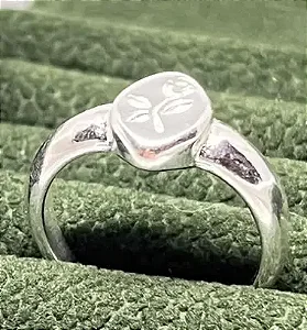 Anel regulável oval rosa banhado a prata