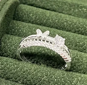 Anel duplo borboletinha + ponto de luz banhado a prata 22/23