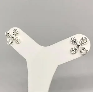 Brinco flor cristal detalhe pedrinha