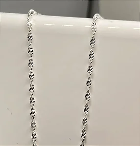 Colar torcidinho 45 cm