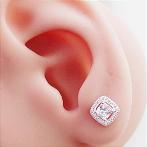 Brinco Quadrado Zircônia Borda Cravejada