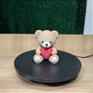 Urso Coração com Detalhes Coloridos – Presente Fofo e Encantador