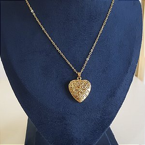COLAR RELICÁRIO DE CORAÇÃO BANHADO 8K