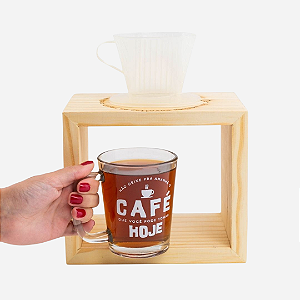 Coador de madeira com caneca
