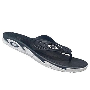 Chinelo Oakley Crowd Masculino Preto Branco