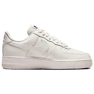 Tênis Nike Air Force 1 07 Feminino Off White