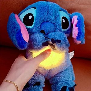 Pelúcia Stitch com Respiração Suave e Luz Relaxante