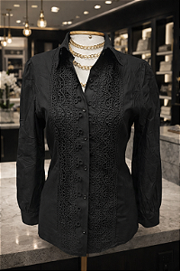 Camisa Social com Bordado Frontal