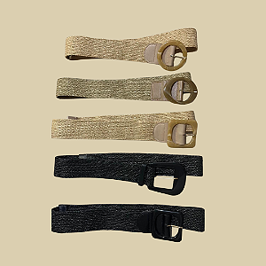 Cinto em palha com elástico com fivela em acrílico