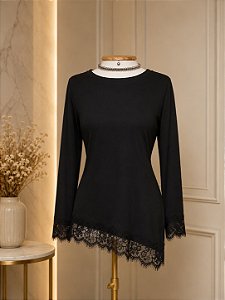 Blusa Feminina Manga Longa em Viscolycra com Renda e Barra Assimétrica Preta